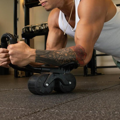exercice homme avec roue abdo