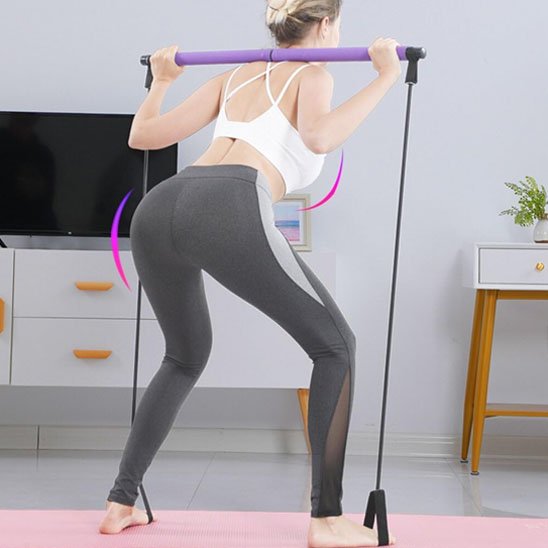exercice squat avec elastique musculation à domicile 