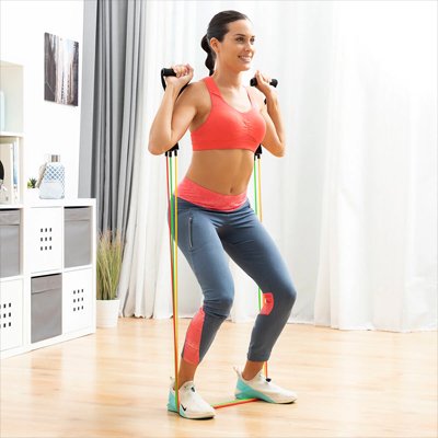 exercice squat avec elastique musculation