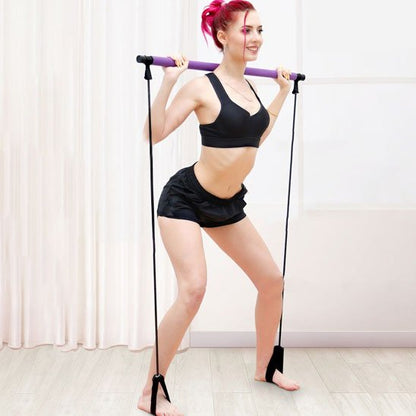 femme exercice squat avec elastique musculation 