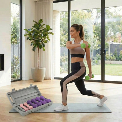 femme exercice utilisant haltere exagonal