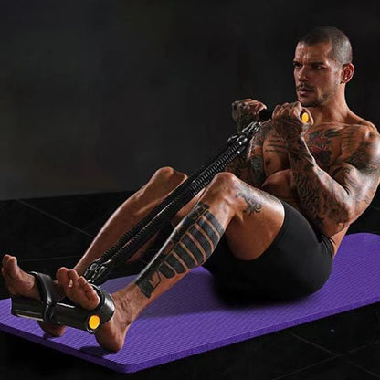 homme exercice bras avec elastique musculation​