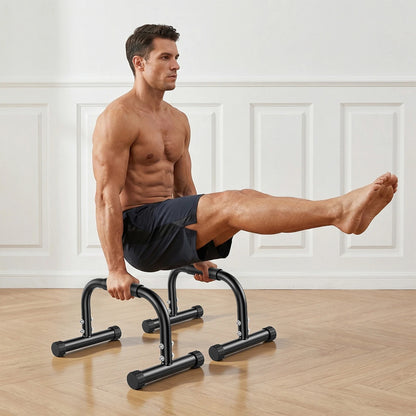 homme exercice sur poignée pour les pompes