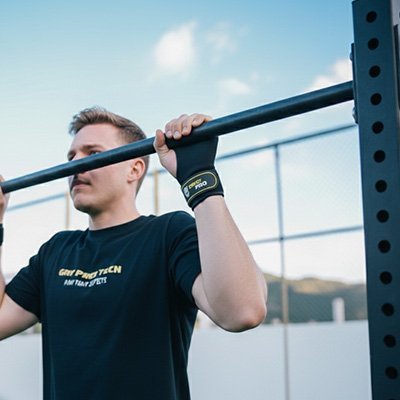 traction sur barre avec sangle de tirage